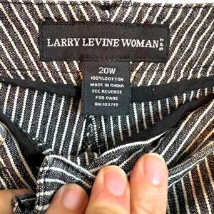 Larry Levine Woman 20W Capris